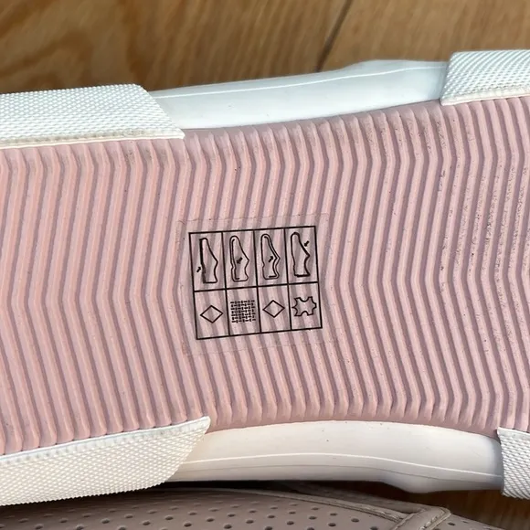 New Michael Kors Soft Pink 9.5 Boerum Double Gore Lasered Leather slip on shoes