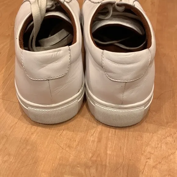 New Republic By Mark Monairy Size 10.5 White Shoe