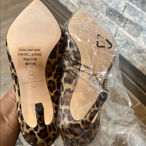 New with Box Ann Taylor Beck Loafer Pump Leopard Print size 7