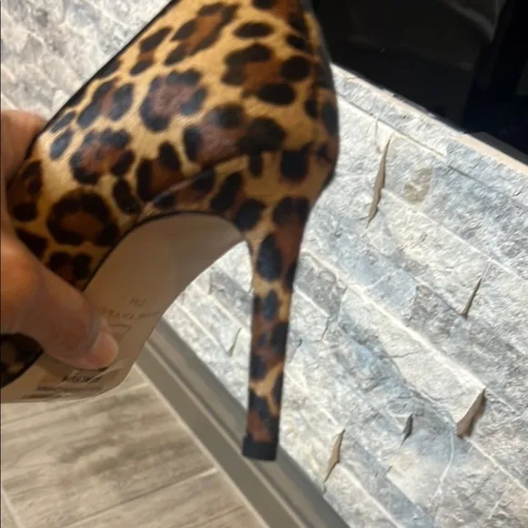 New with Box Ann Taylor Beck Loafer Pump Leopard Print size 7