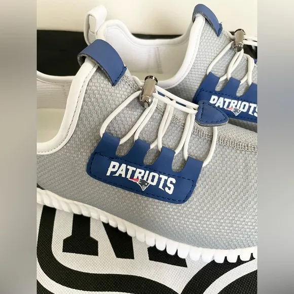 NFL Fanatics New England Patriots Athletic Fiber Optic Light Up Men’s Shoes 7.5