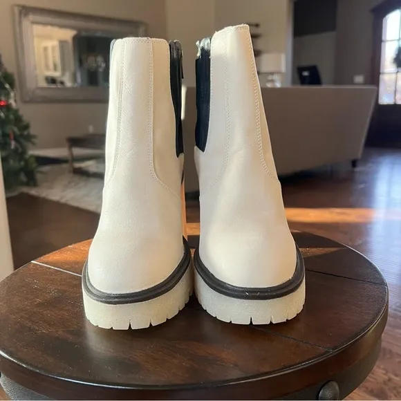 NIB $188 Free People James Chelsea White Boots 39.5 fits USA 9 or 9.5 Chunky NWT