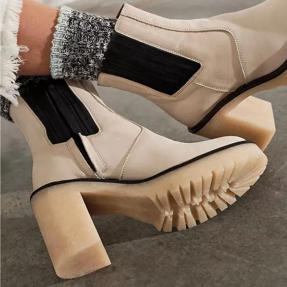 NIB $188 Free People James Chelsea White Boots 39.5 fits USA 9 or 9.5 Chunky NWT