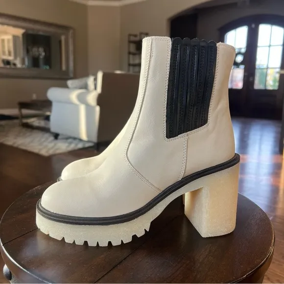 NIB $188 Free People James Chelsea White Boots 39.5 fits USA 9 or 9.5 Chunky NWT