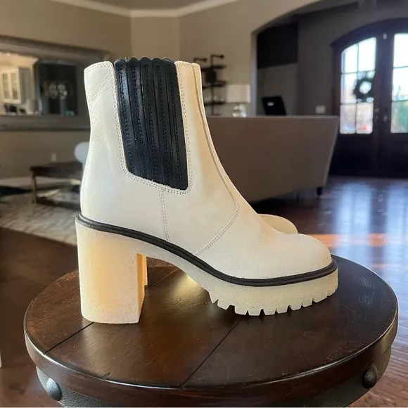 NIB $188 Free People James Chelsea White Boots 39.5 fits USA 9 or 9.5 Chunky NWT