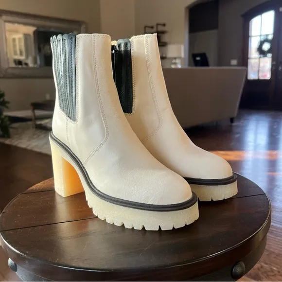 NIB $188 Free People James Chelsea White Boots 39.5 fits USA 9 or 9.5 Chunky NWT