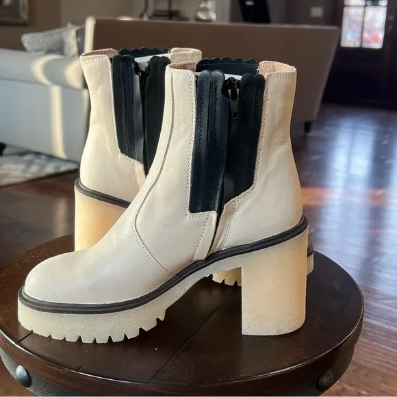 NIB $188 Free People James Chelsea White Boots 39.5 fits USA 9 or 9.5 Chunky NWT