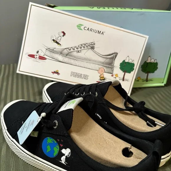 NIB Cariuma W14/M11.5 Peanuts OCA Low Earth Day Black Canvas Sneakers
