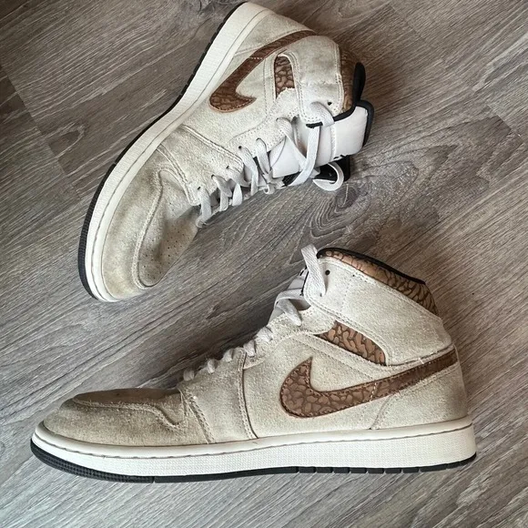 Nike Air Jordan 1 Mid Basketball Shoes LT Brown Metallic Gold Men 11 UK 10 EU 45