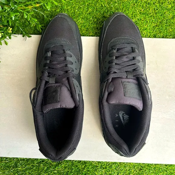 Nike Air Max 90Men's Shoes size 11 Black/Black/Black/Black NEW