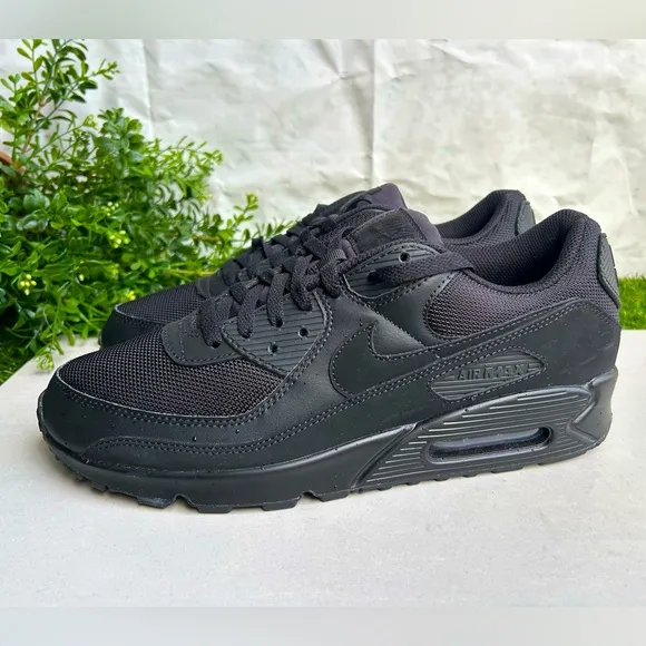 Nike Air Max 90Men's Shoes size 11 Black/Black/Black/Black NEW