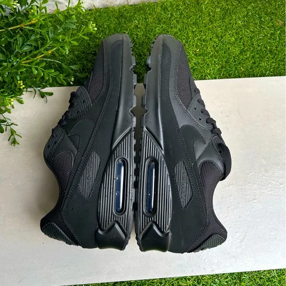 Nike Air Max 90Men's Shoes size 11 Black/Black/Black/Black NEW