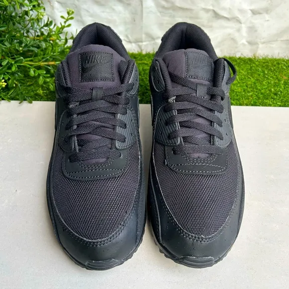 Nike Air Max 90Men's Shoes size 11 Black/Black/Black/Black NEW