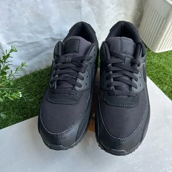 Nike Air Max 90Men's Shoes size 11 Black/Black/Black/Black NEW