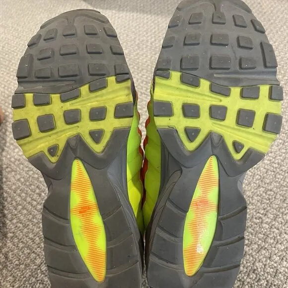 Nike Air Max 95 Sneakers Size 7Y GS Vast Gray Orange Volt Youth Shoes