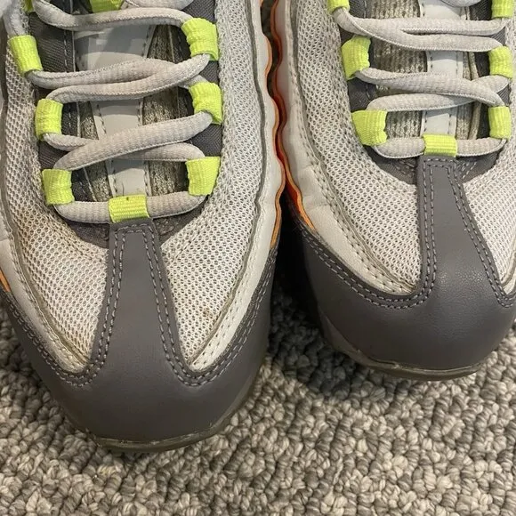Nike Air Max 95 Sneakers Size 7Y GS Vast Gray Orange Volt Youth Shoes