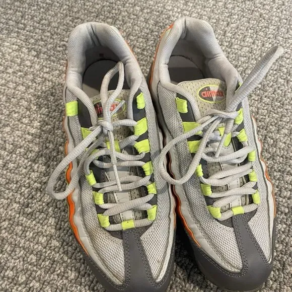 Nike Air Max 95 Sneakers Size 7Y GS Vast Gray Orange Volt Youth Shoes