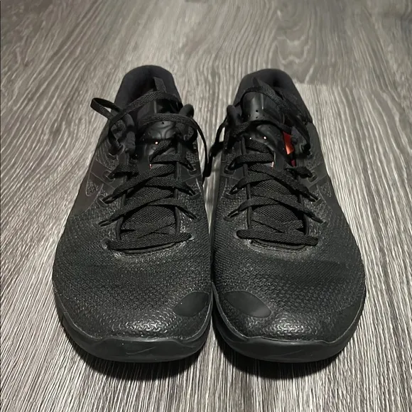 Nike Black Sneakers Modern Design Breathable