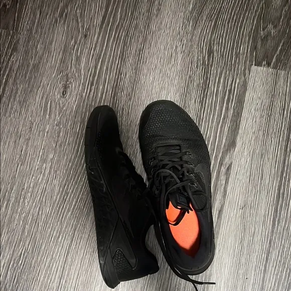 Nike Black Sneakers Modern Design Breathable