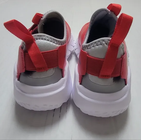 NIKE Flex Runner 2 Sneakers