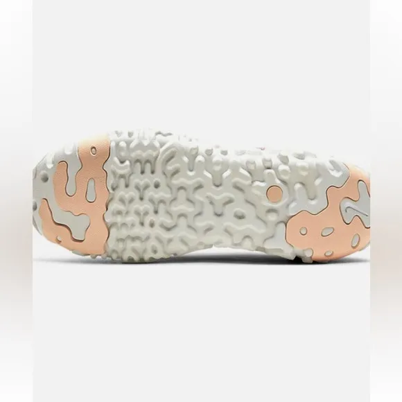 Nike ISPA Over React Fly Knit Light. Recycled Materials US Size 8.5/ EU 42