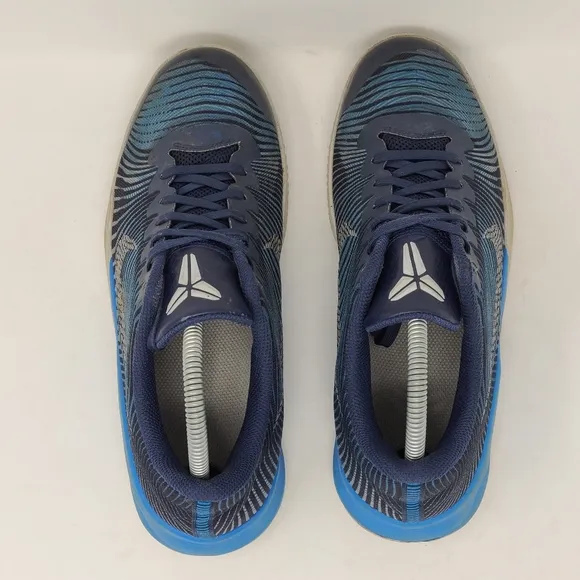 Nike Kobe Mentality II Basketball Shoes 820322 400 Blue size 6.5Y Youth Bryant