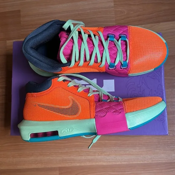 Nike Lebron James Witness 8 Sneakers | Size 10