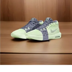 Nike LeBron Witness 8 Basketball Shoes Men’s 11 Vapor Green/Light Carbon/White