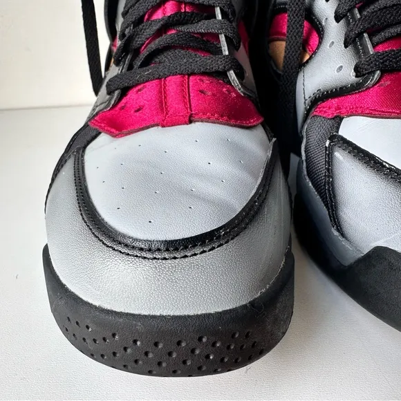 NIKE Men Air  Flight Huarache Light Smoke Grey And Noble Red Size: 9.5