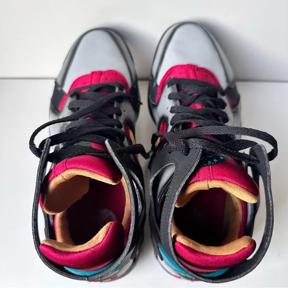 NIKE Men Air  Flight Huarache Light Smoke Grey And Noble Red Size: 9.5