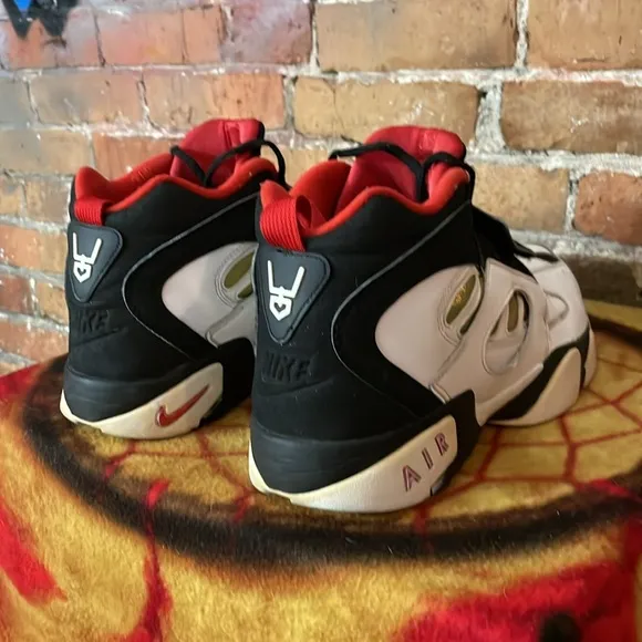 NIKE-men’s AIR DIAMOND TURF 2 'Black White Gold' athletic shoes