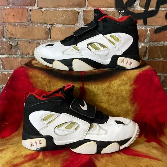 NIKE-men’s AIR DIAMOND TURF 2 'Black White Gold' athletic shoes