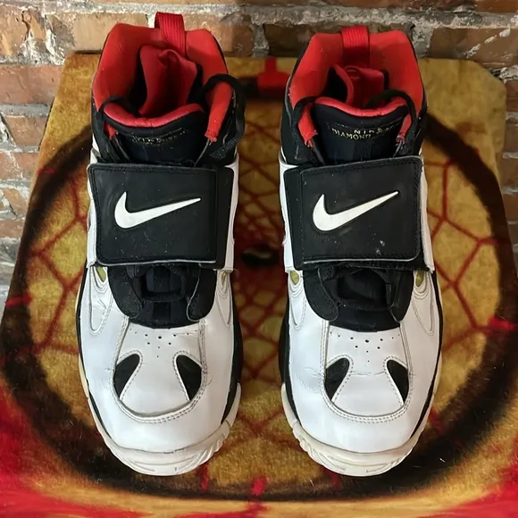 NIKE-men’s AIR DIAMOND TURF 2 'Black White Gold' athletic shoes