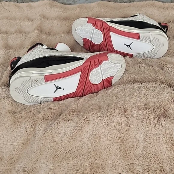 Nike Men's Air Jordan Dub Zero Leather/  Faux White/True Red-Black.  Size 9.5