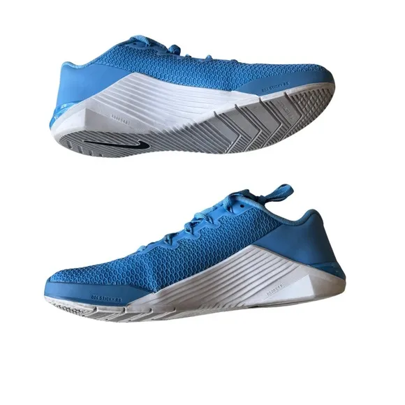 Nike Men’s Metcon 5 Light Blue Athletic Shoes Size 7 Sneakers