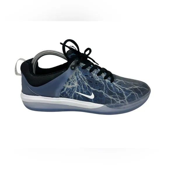 Nike Mens US 8 Sneakers Zoom Nyjah 3 SB Trouble at Home FB2394 001 Shoes