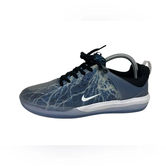 Nike Mens US 8 Sneakers Zoom Nyjah 3 SB Trouble at Home FB2394 001 Shoes