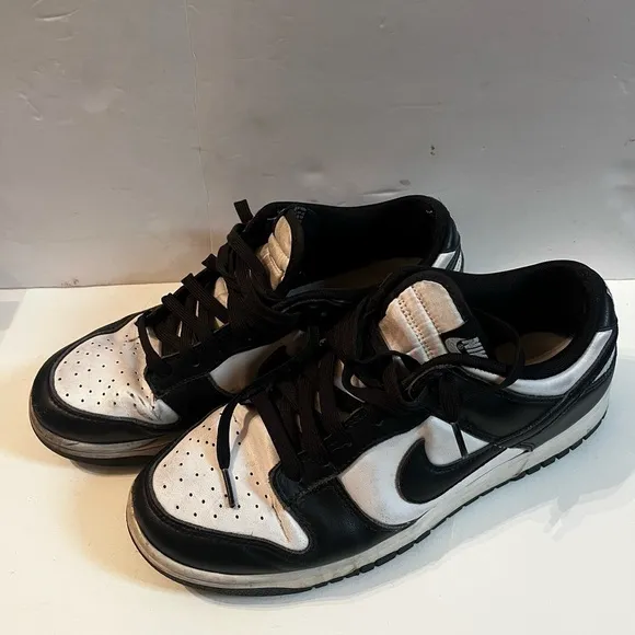 Nike SB Dunk Low leather low trainers Sz 9.5 Black White