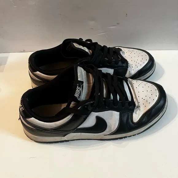 Nike SB Dunk Low leather low trainers Sz 9.5 Black White