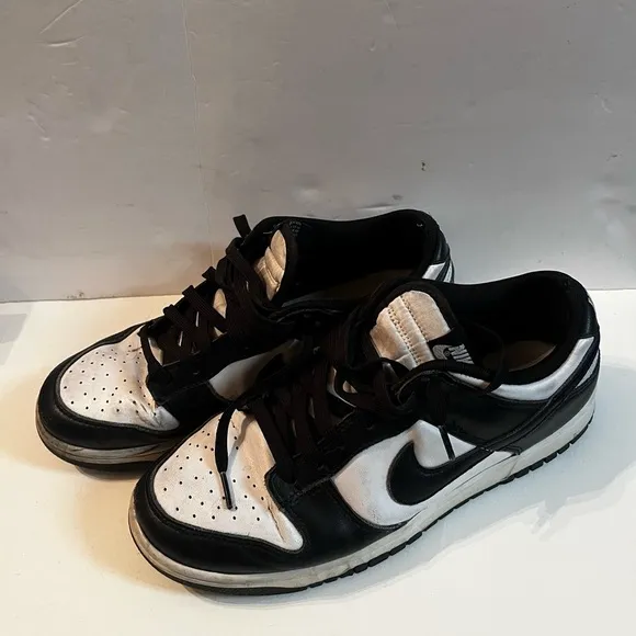 Nike SB Dunk Low leather low trainers Sz 9.5 Black White