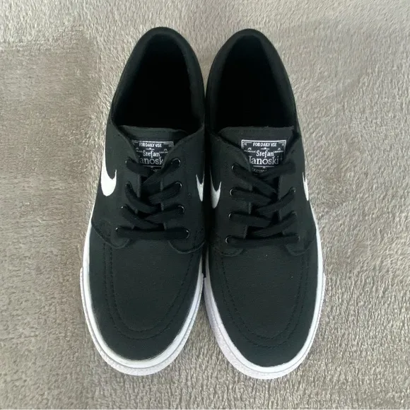 Nike SB Zoom Stefan Janoski Boys Kids Sneakers Shoes Size 7 Y Black Canvas NEW
