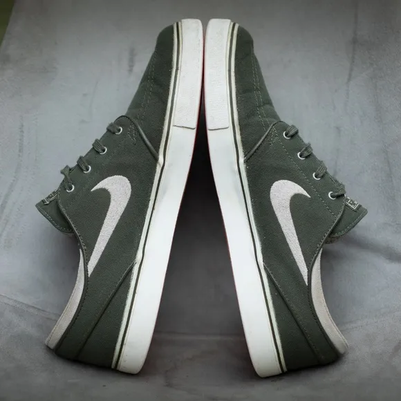 Nike SB Zoom Stefan Janoski Men's 11 Olive Green Skating Canvas Shoes Sneakers