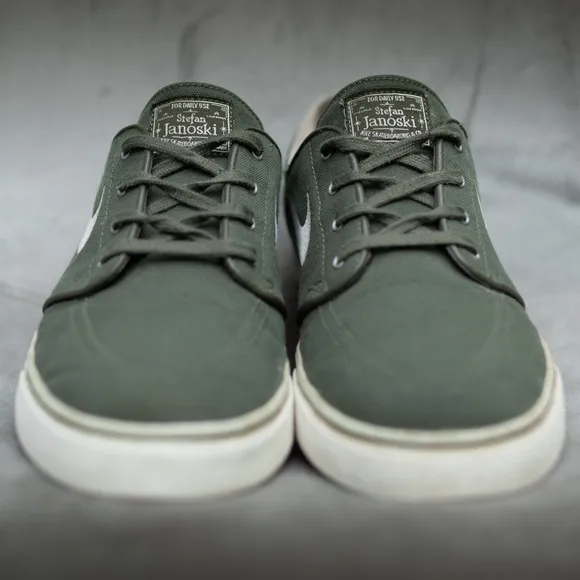 Nike SB Zoom Stefan Janoski Men's 11 Olive Green Skating Canvas Shoes Sneakers