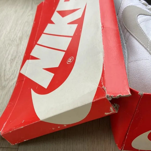 Nike VINTAGE 1980s Bruin Canvas W/NAT Men’s Athletic Shoes (Style 4207)