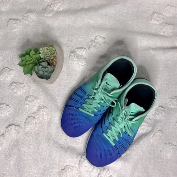Nike Women's Free Tr 6 Spectrum Fitness Shoes Size 9.5