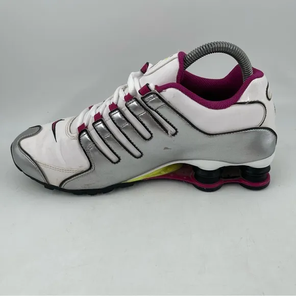 Nike Women’s Shox NZ - Size 8.5 - White Lace-Up Running Shoes SUPER CLEAN!