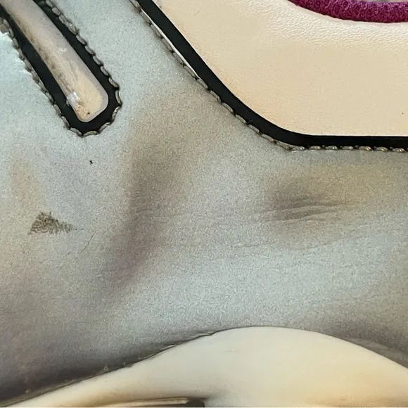 Nike Women’s Shox NZ - Size 8.5 - White Lace-Up Running Shoes SUPER CLEAN!