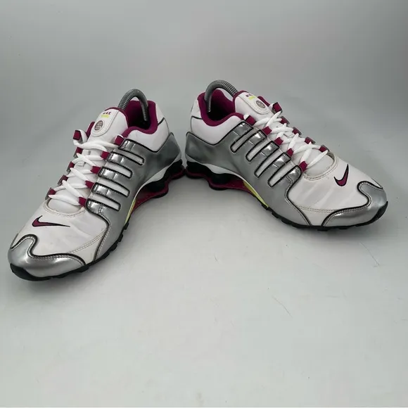 Nike Women’s Shox NZ - Size 8.5 - White Lace-Up Running Shoes SUPER CLEAN!