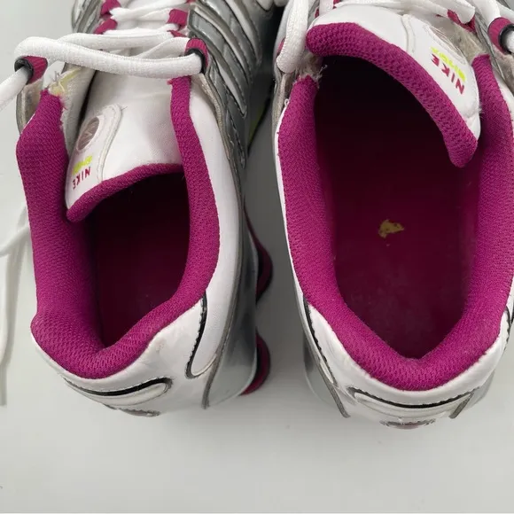 Nike Women’s Shox NZ - Size 8.5 - White Lace-Up Running Shoes SUPER CLEAN!