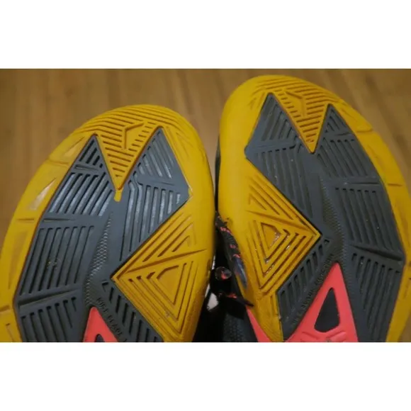 Nike Zoom Kobe Bryant Venomenon 4 'Bruce Lee' 635578-005 Men's 10 Beaters (Read)